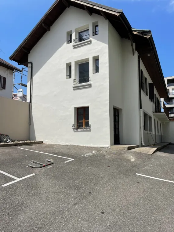 Peinture de façade : Protégez et embellissez votre maison à Thonon-les-Bains, Thonon-les-Bains, Jules Couverture