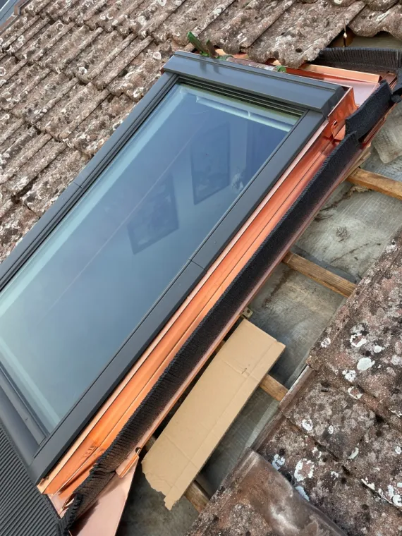 Pose d'un velux pour une maison rénovée à Douvaine, Thonon-les-Bains, Jules Couverture