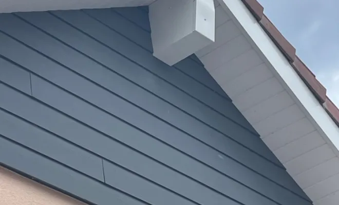 Pose de thermolaqué en aluminium en blanc sur la façade d'une maison à Évian-les-Bains, Thonon-les-Bains, Jules Couverture