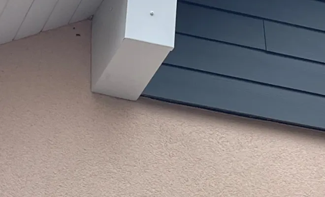 Pose de thermolaqué en aluminium en blanc sur la façade d'une maison à Évian-les-Bains, Thonon-les-Bains, Jules Couverture